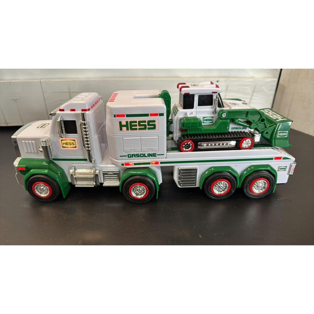 Hess 2013 Toy Truck & Tractor Collector  light & Sounds WORK